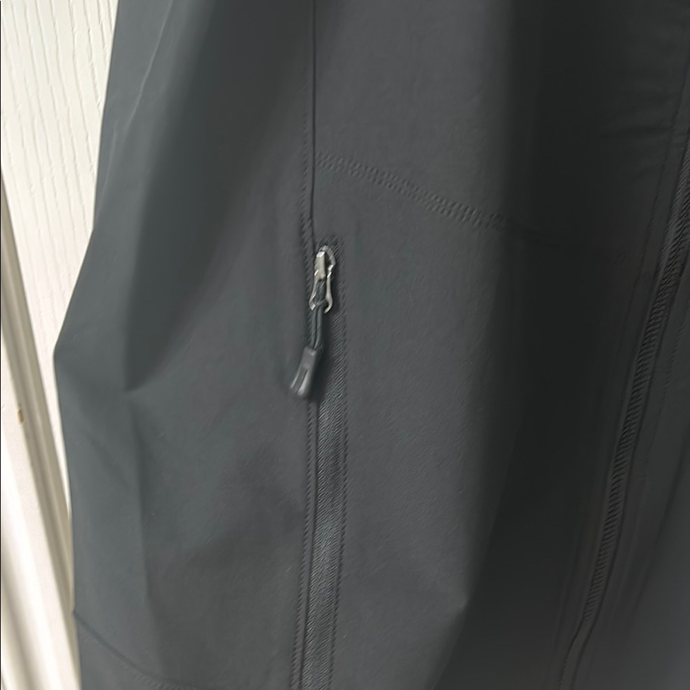 Black performance Vest with High Collar and Zipper - Picture 5 of 7